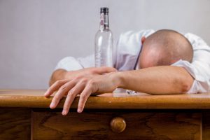 Jak odtruć organizm z alkoholu w domu?